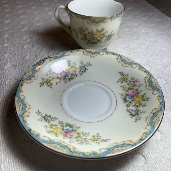 GOLD CHINA Tea Cup and Saucer Set made in occupied China - Picture 8 of 13